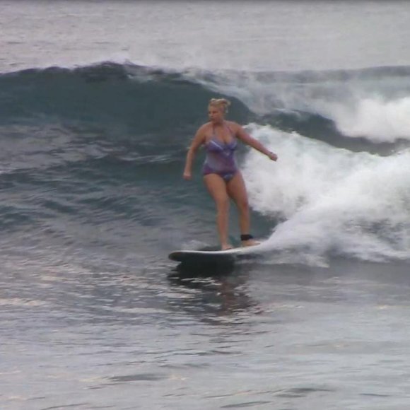 Hi, I'm Sandi.... Surfer, fashion designer, mom and lover of all things boho ! - Picture 3 of 6